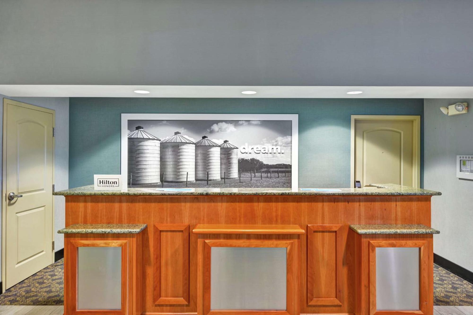 Hotel Hampton